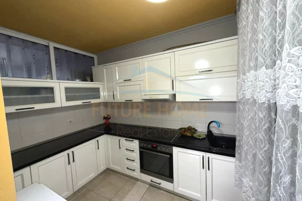 Shtepi me qera Apartament ne Tirane, 1+1, Mobilimi E mobiluar, Pagesa 400  Euro.