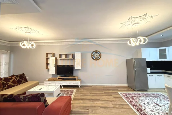 Appartamento in affitto a Tirana 2+1, Arredato