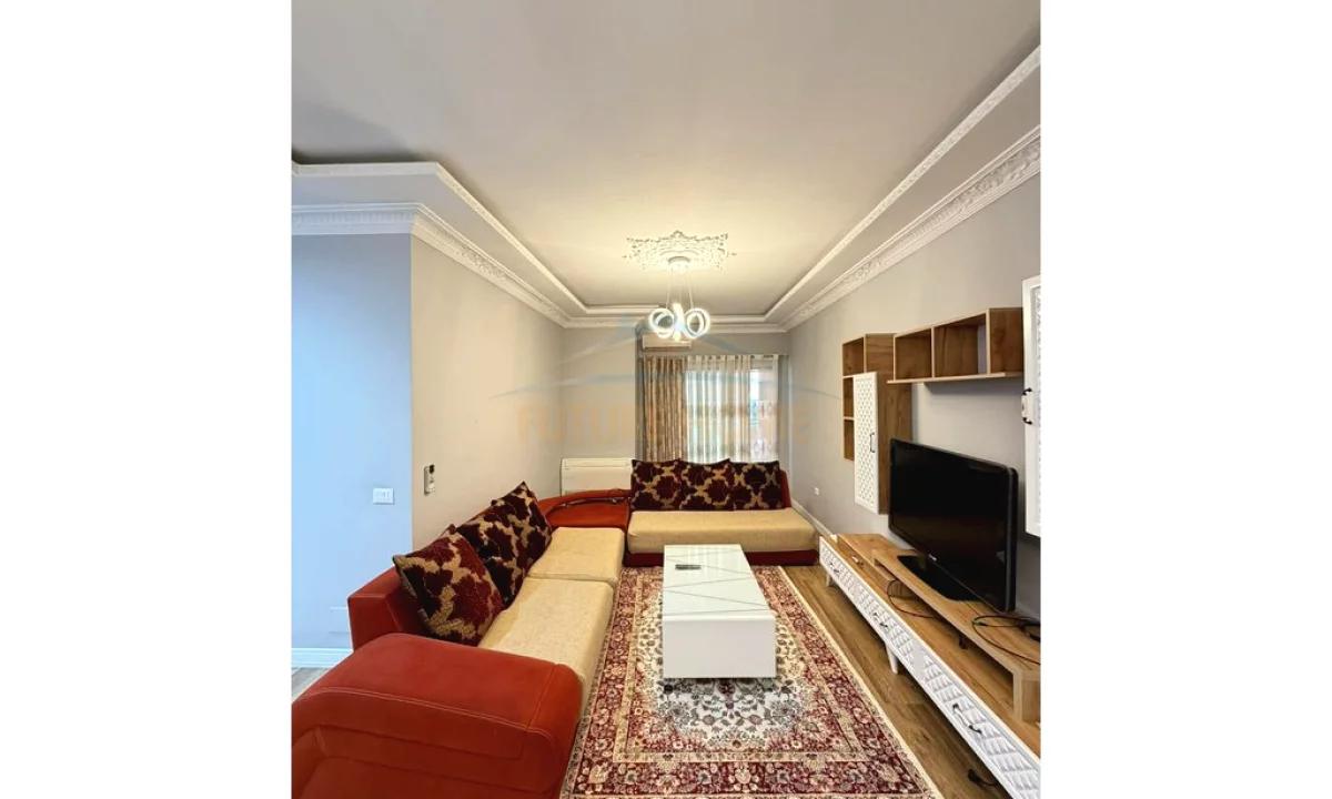 Appartamento in affitto a Tirana 2+1, Arredato