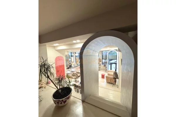 Shitet, Ambient Biznesi, Square 21 UNA66410