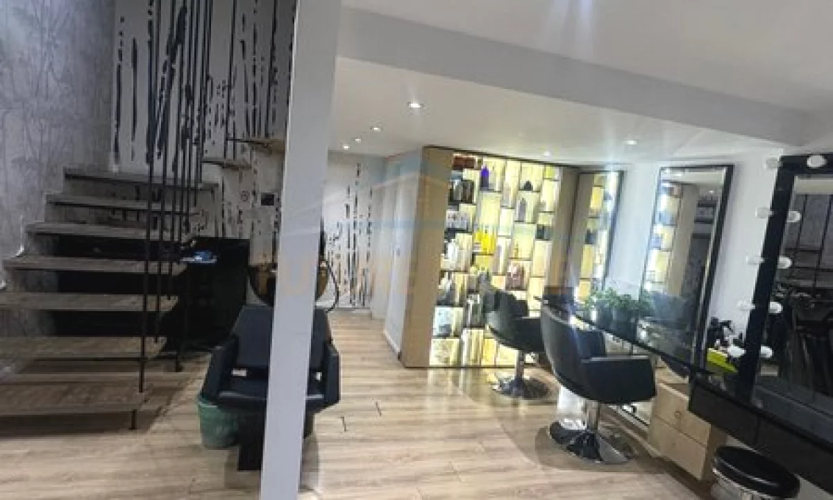 Qera, Ambient Biznesi, Qatar Center UNA66882 