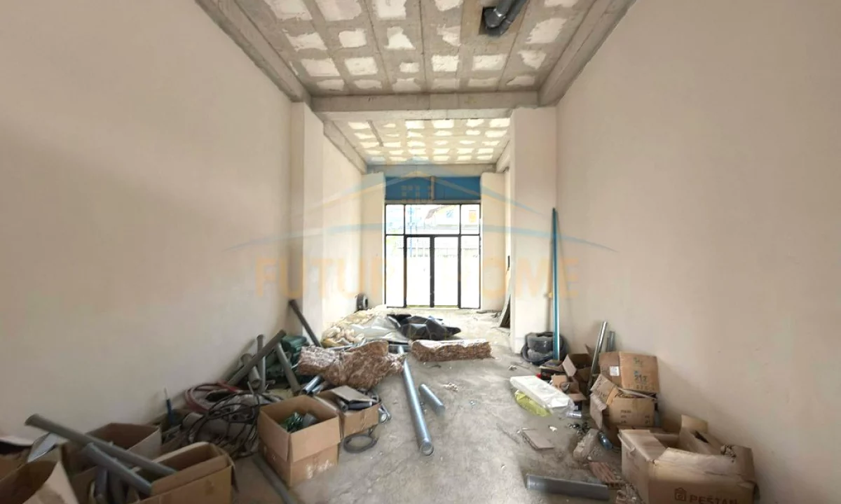 Qera, Dyqan, Paskuqan UNA66936