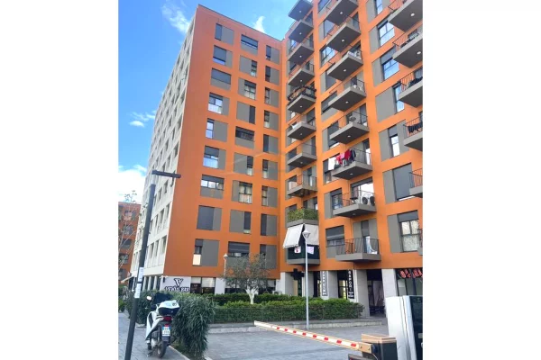 Ambiente Commerciale in Vendita 1+1 a Tirana - 320,000 Euro