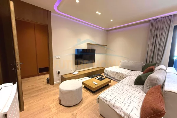 Appartamento in affitto a Tirana 1+1, Arredato