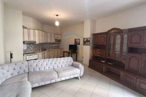 Shtepi me qera Apartament ne Tirane, 1+1, Mobilimi E mobiluar, Pagesa 390  Euro.