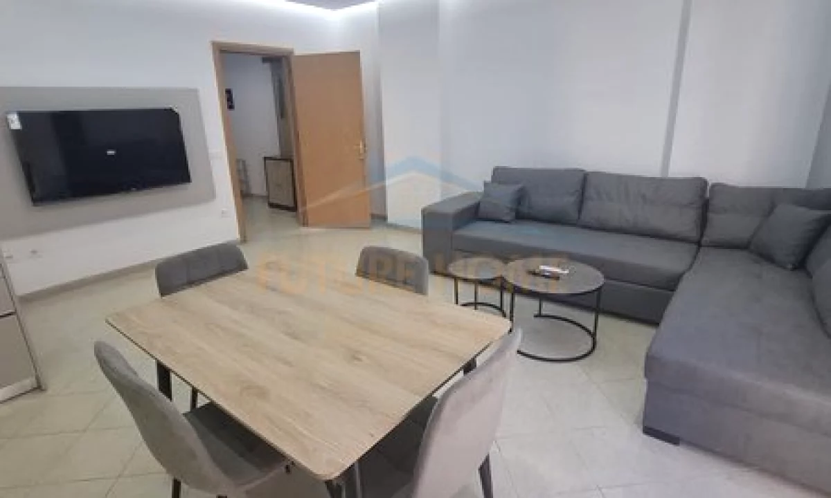 Shtepi me qera Apartament ne Tirane, 2+1, Mobilimi E mobiluar, Pagesa 580  Euro.