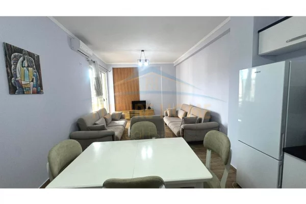 Shtepi me qera Apartament ne Tirane, 2+1, Mobilimi E mobiluar, Pagesa 550  Euro.