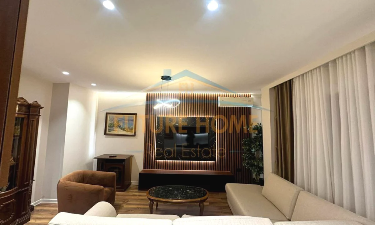 Shtepi ne shitje Apartament ne Tirane, 2+1, Mobilimi E mobiluar, Pagesa 250,000  Euro.