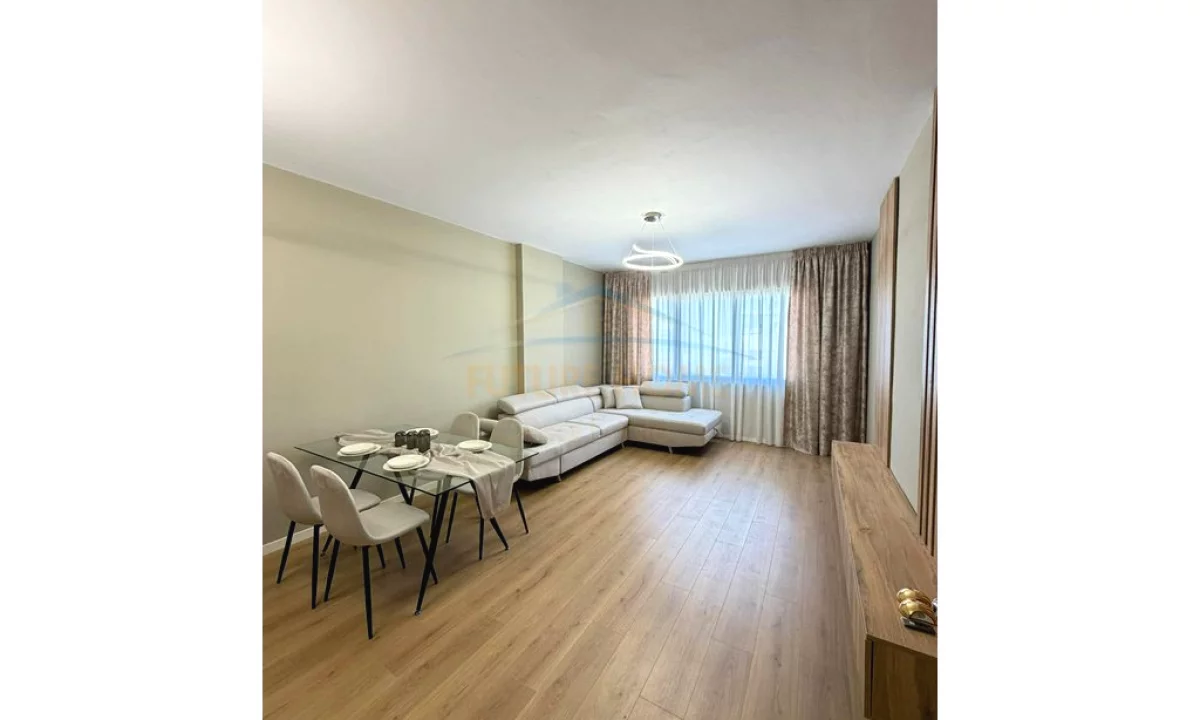 Shtepi ne shitje Apartament ne Tirane, 1+1, Mobilimi E mobiluar, Pagesa 125,000  Euro.