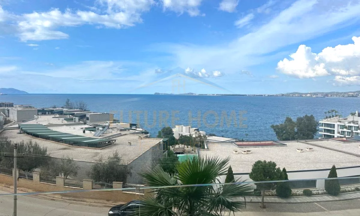 Appartamento in vendita a Valona 2+1, Vuoto