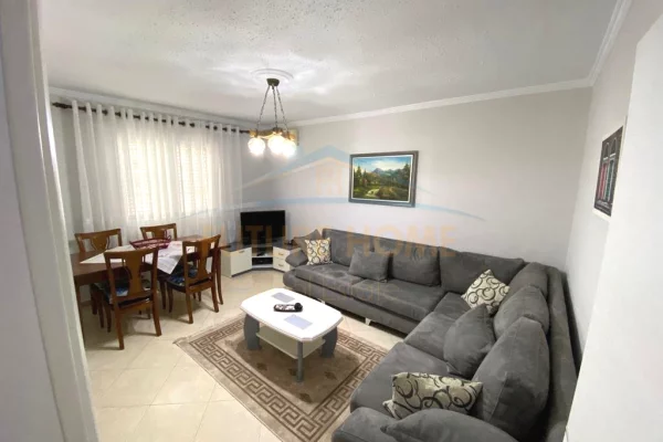 Shtepi ne shitje Apartament ne Tirane, 1+1, Mobilimi E mobiluar, Pagesa 130,000  Euro.
