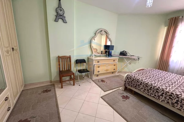 Shtepi me qera Apartament ne Tirane, 1+1, Mobilimi E mobiluar, Pagesa 380  Euro.