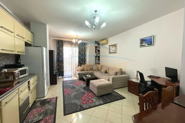 Shtepi me qera Apartament ne Tirane, 1+1, Mobilimi E mobiluar, Pagesa 380  Euro.