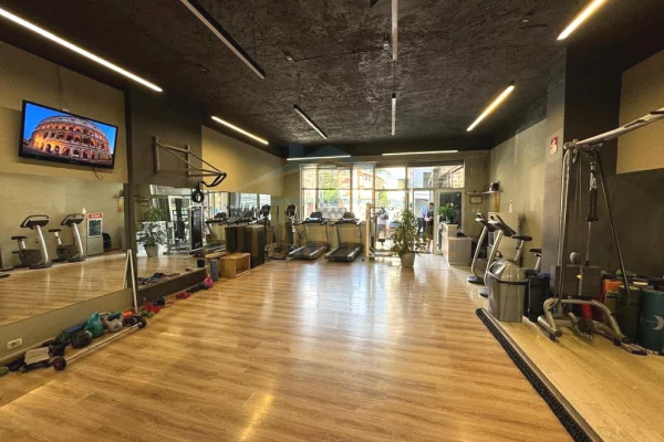 Shitet, Ambient Biznesi, Myslym Shyri, Tirane UNA67331