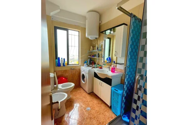 Shtepi ne shitje Apartament ne Tirane, 1+1, Mobilimi E mobiluar, Pagesa 115,000  Euro.