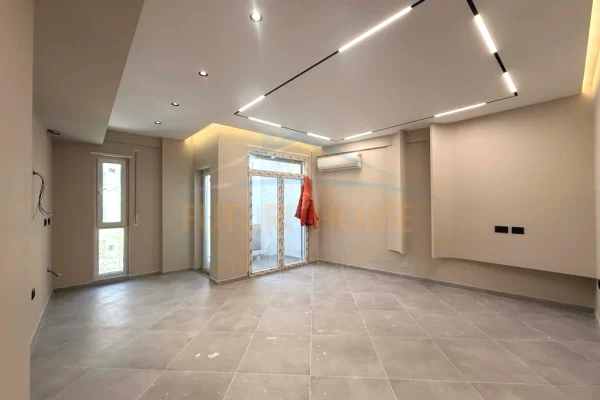 Shtepi me qera Apartament ne Tirane, 2+1, Mobilimi Bosh, pa mobiluar, Pagesa 600  Euro.