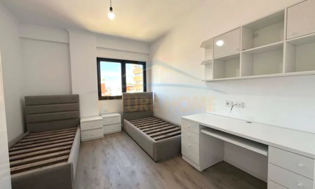 Shtepi me qera Apartament ne Tirane, 2+1, Mobilimi Pjeserisht e mobiluar, Pagesa 700  Euro.