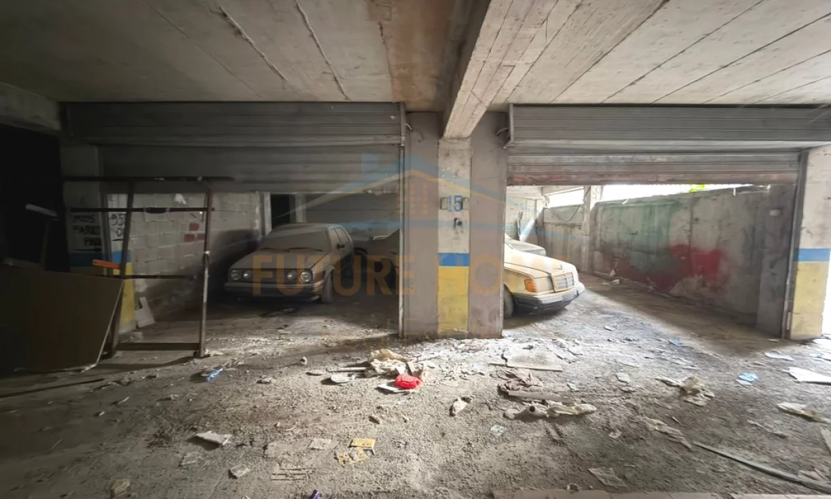 Shitet, Garazh + Depo, Unaza e Re