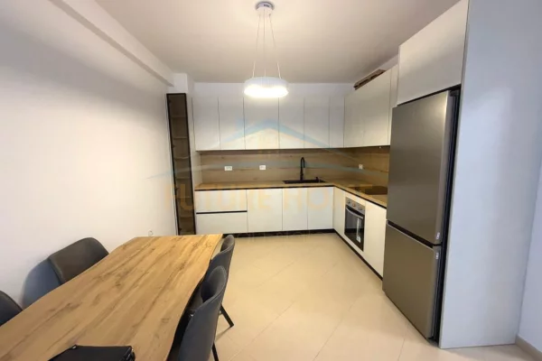 Shtepi me qera 2+1 ne Tirane - 500 Euro