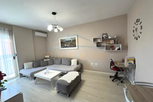 Shtepi ne shitje Apartament ne Tirane, 1+1, Mobilimi E mobiluar, Pagesa 119,000  Euro.