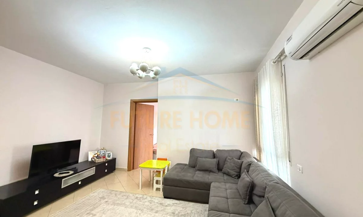 Shtepi ne shitje Apartament ne Tirane, 2+1, Mobilimi E mobiluar, Pagesa 187,000  Euro.
