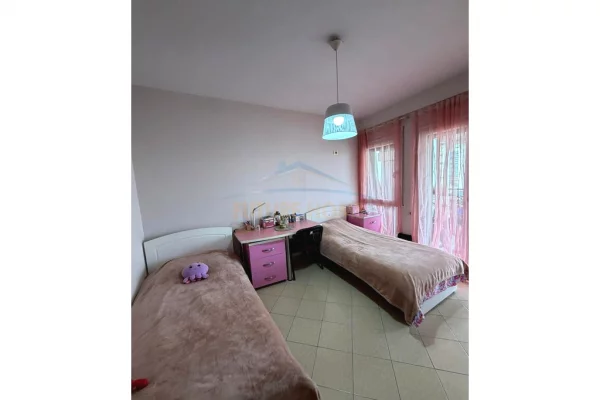 Shtepi ne shitje Apartament ne Tirane, 2+1, Mobilimi E mobiluar, Pagesa 187,000  Euro.