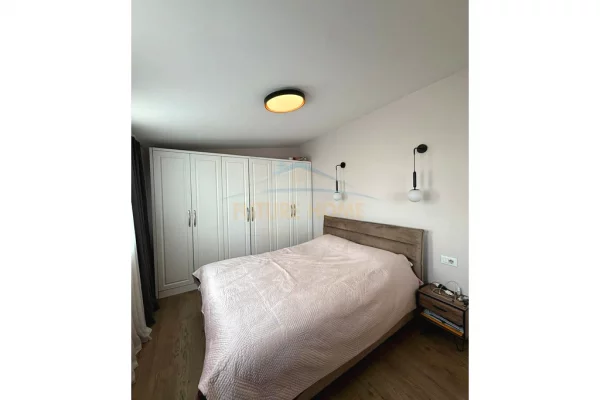 Shtepi ne shitje Apartament ne Tirane, 2+1, Mobilimi E mobiluar, Pagesa 187,000  Euro.