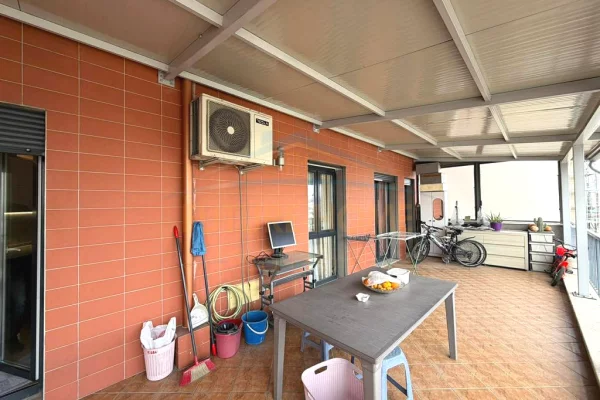 Shtepi ne shitje Apartament ne Tirane, 2+1, Mobilimi E mobiluar, Pagesa 187,000  Euro.