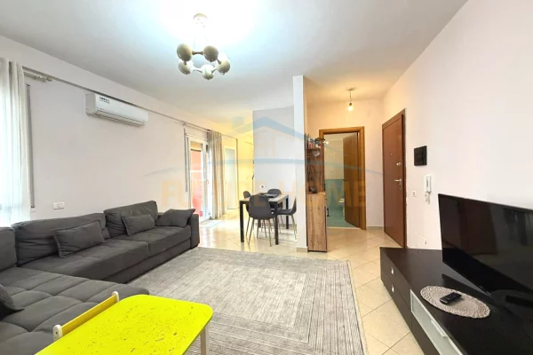 Shtepi ne shitje Apartament ne Tirane, 2+1, Mobilimi E mobiluar, Pagesa 187,000  Euro.