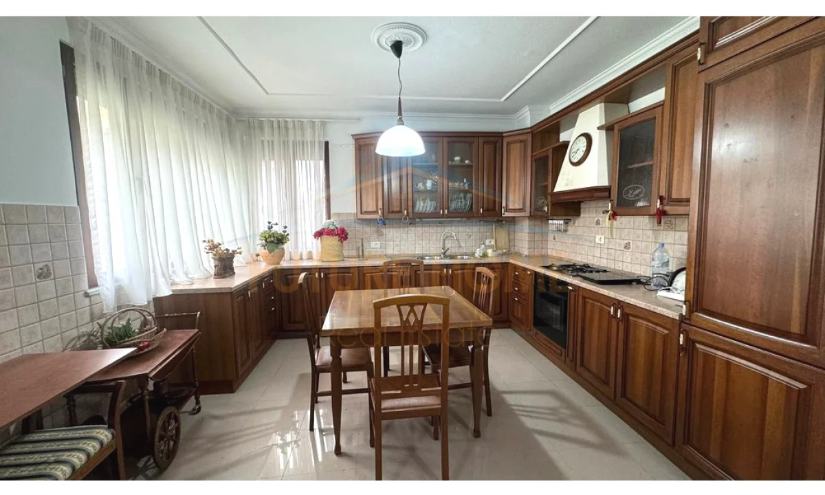 Shtepi me qera Apartament ne Tirane, 2+1, Mobilimi E mobiluar, Pagesa 1,200  Euro.