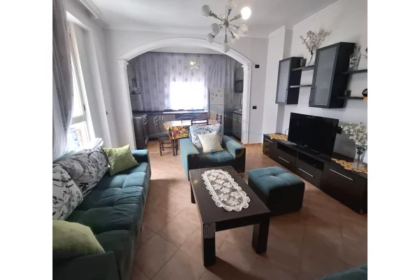 Shtepi me qera Apartament ne Tirane, 2+1, Mobilimi E mobiluar, Pagesa 420  Euro.