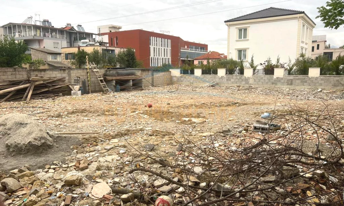 Qera, Toke, Yrshek UNA67709