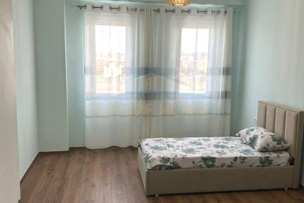 Shtepi me qera Apartament ne Tirane, 2+1, Mobilimi E mobiluar, Pagesa 550  Euro.