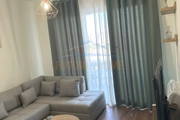 Shtepi me qera Apartament ne Tirane, 2+1, Mobilimi E mobiluar, Pagesa 550  Euro.