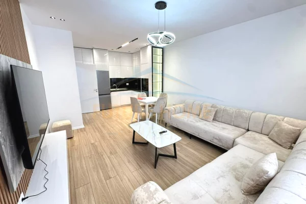 Shtepi me qera Apartament ne Tirane, 1+1, Mobilimi E mobiluar, Pagesa 550  Euro.