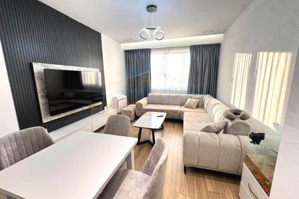 Shtepi me qera 1+1 ne Tirane - 60,000 Leke