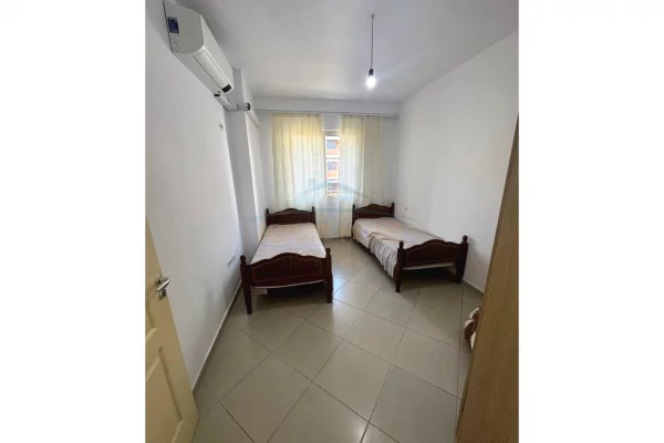 Shtepi me qera Apartament ne Tirane, 2+1, Mobilimi E mobiluar, Pagesa 450  Euro.