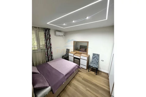 Shtepi me qera Apartament ne Tirane, 2+1, Mobilimi E mobiluar, Pagesa 750  Euro.