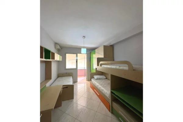 Shtepi me qera 2+1 ne Tirane - 550 Euro