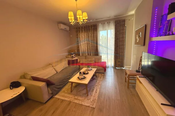 Shtepi me qera Apartament ne Tirane, 2+1, Mobilimi E mobiluar, Pagesa 500  Euro.