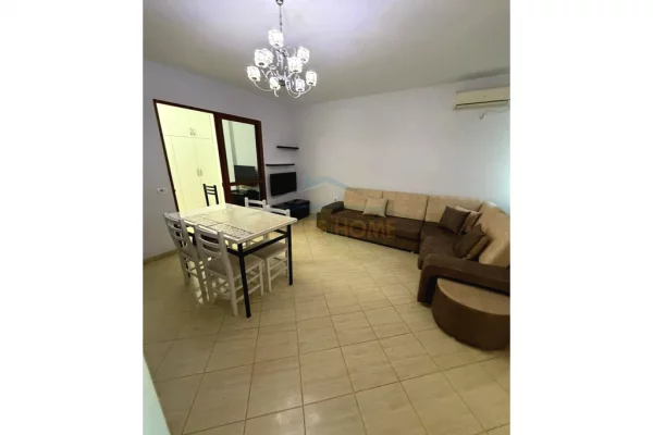 Shtepi me qera 2+1 ne Tirane - 500 Euro