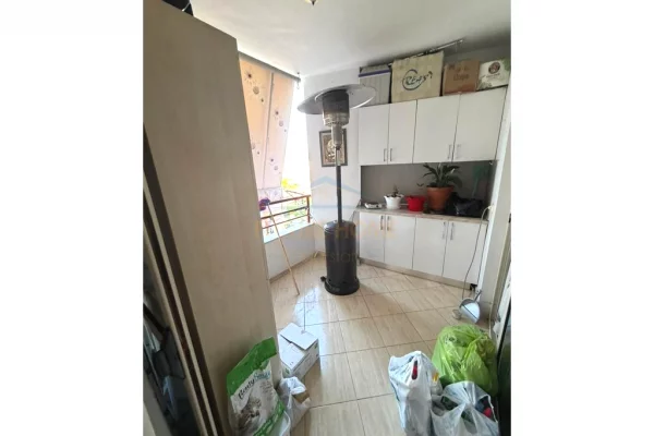 Shtepi me qera Apartament ne Tirane, 2+1, Mobilimi E mobiluar, Pagesa 500  Euro.
