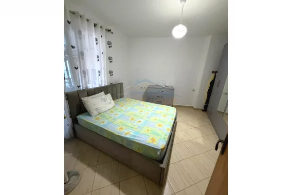Shtepi me qera Apartament ne Tirane, 2+1, Mobilimi E mobiluar, Pagesa 500  Euro.