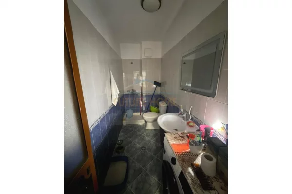Shtepi me qera Apartament ne Tirane, 2+1, Mobilimi E mobiluar, Pagesa 500  Euro.