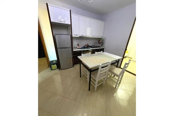 Shtepi me qera Apartament ne Tirane, 2+1, Mobilimi E mobiluar, Pagesa 500  Euro.