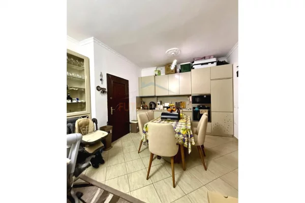 Shtepi ne shitje Apartament ne Tirane, 1+1, Mobilimi E mobiluar, Pagesa 95,000  Euro.