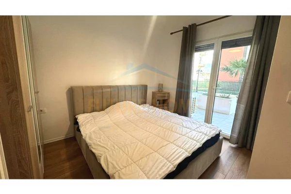 Shtepi me qera Apartament ne Tirane, 2+1, Mobilimi E mobiluar, Pagesa 650  Euro.