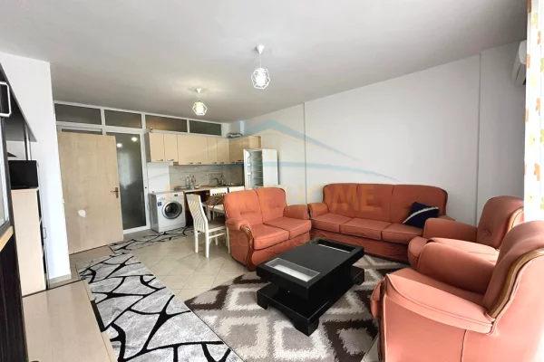 Shtepi me qera 2+1 ne Tirane - 450 Euro