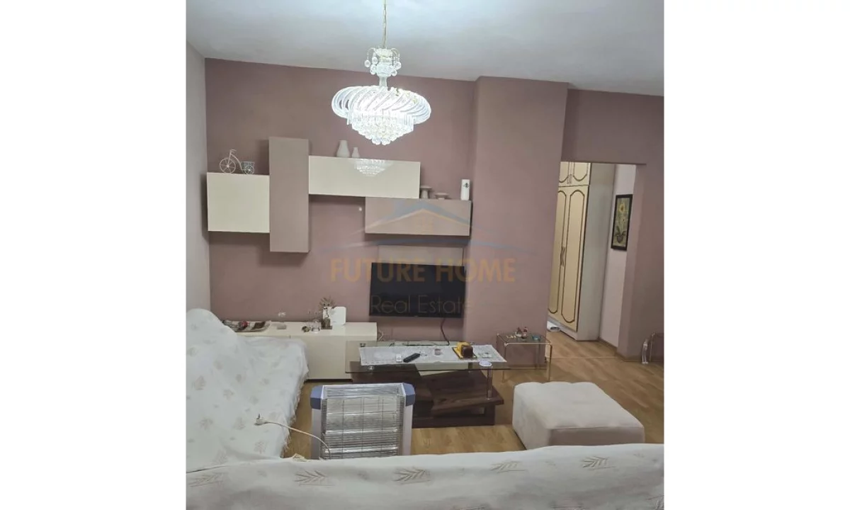 Shtepi ne shitje Apartament ne Tirane, 2+1, Mobilimi E mobiluar, Pagesa 145,000  Euro.