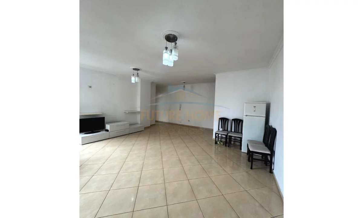 Shtepi ne shitje Apartament ne Tirane, 2+1, Mobilimi E mobiluar, Pagesa 190,000  Euro.